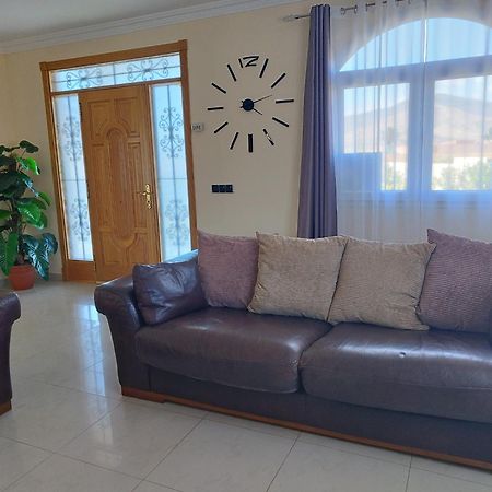 Villa Casa Del Sol 3 Bedroom Villa With Private Solar Covered 12M X 6M Pool Minimum Stay 7 Nights Chromecast And Wifi Throughout The Property Triquivijate Exteriör bild