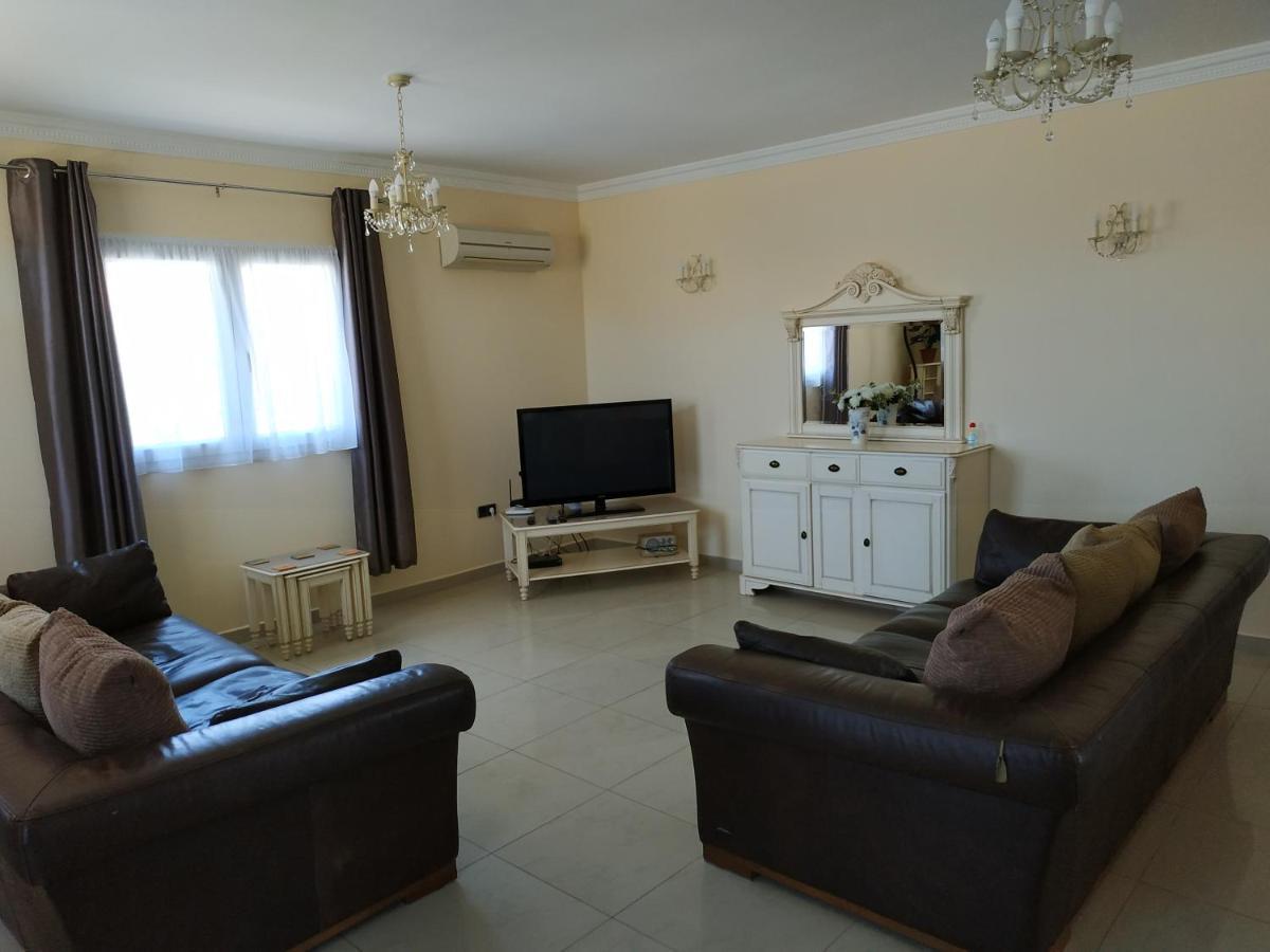 Villa Casa Del Sol 3 Bedroom Villa With Private Solar Covered 12M X 6M Pool Minimum Stay 7 Nights Chromecast And Wifi Throughout The Property Triquivijate Exteriör bild