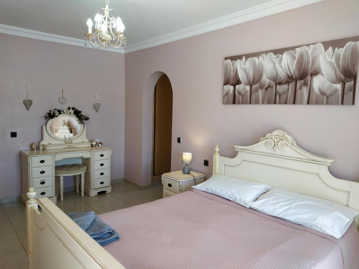 Villa Casa Del Sol 3 Bedroom Villa With Private Solar Covered 12M X 6M Pool Minimum Stay 7 Nights Chromecast And Wifi Throughout The Property Triquivijate Exteriör bild