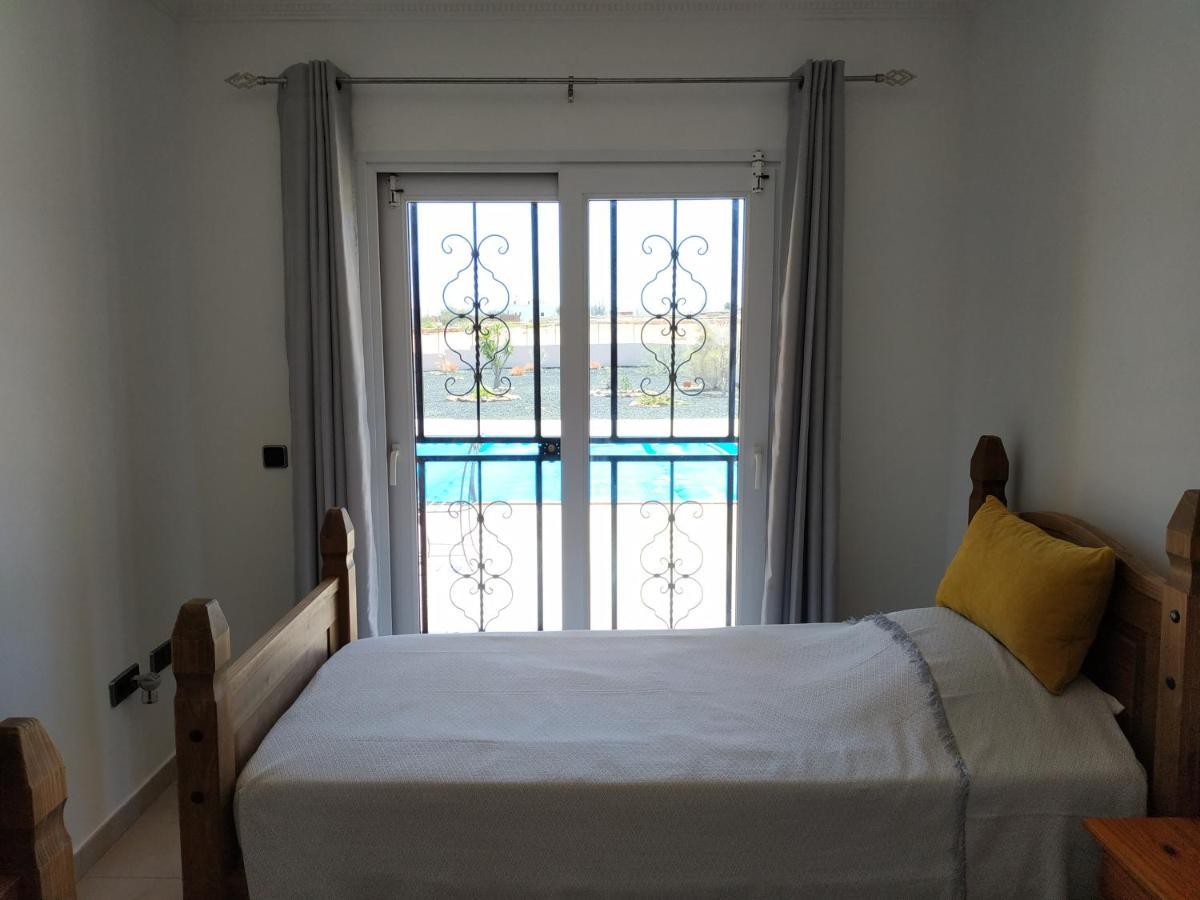 Villa Casa Del Sol 3 Bedroom Villa With Private Solar Covered 12M X 6M Pool Minimum Stay 7 Nights Chromecast And Wifi Throughout The Property Triquivijate Exteriör bild