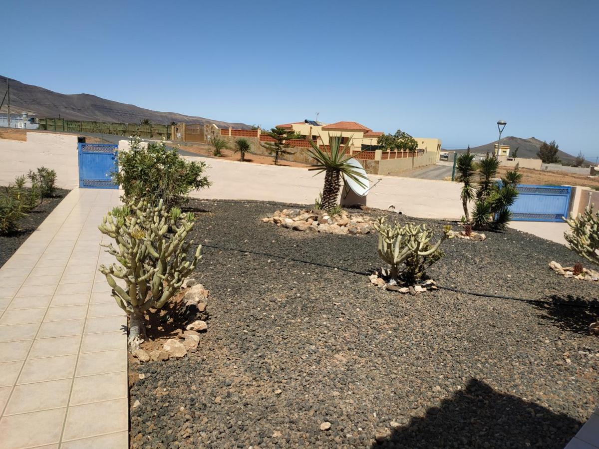 Villa Casa Del Sol 3 Bedroom Villa With Private Solar Covered 12M X 6M Pool Minimum Stay 7 Nights Chromecast And Wifi Throughout The Property Triquivijate Exteriör bild