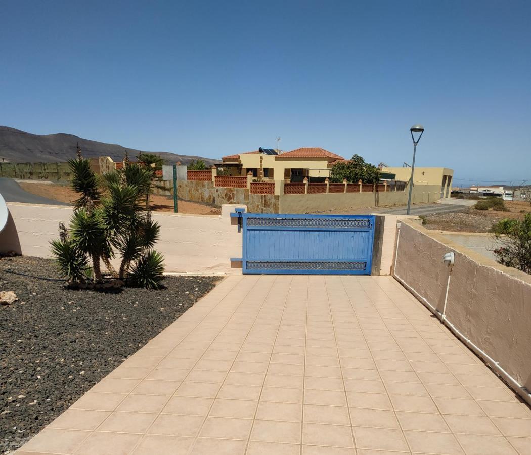 Villa Casa Del Sol 3 Bedroom Villa With Private Solar Covered 12M X 6M Pool Minimum Stay 7 Nights Chromecast And Wifi Throughout The Property Triquivijate Exteriör bild