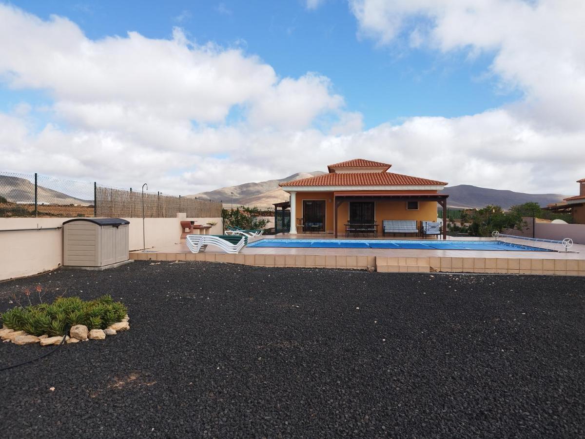 Villa Casa Del Sol 3 Bedroom Villa With Private Solar Covered 12M X 6M Pool Minimum Stay 7 Nights Chromecast And Wifi Throughout The Property Triquivijate Exteriör bild
