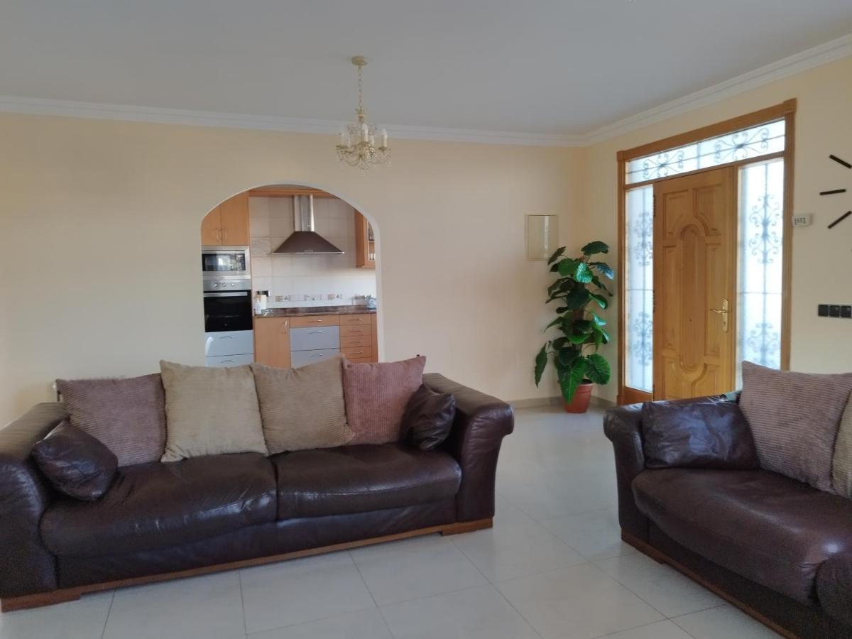 Villa Casa Del Sol 3 Bedroom Villa With Private Solar Covered 12M X 6M Pool Minimum Stay 7 Nights Chromecast And Wifi Throughout The Property Triquivijate Exteriör bild