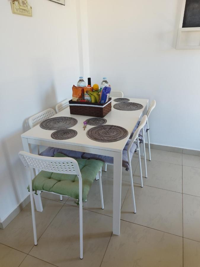 Villa Casa Del Sol 3 Bedroom Villa With Private Solar Covered 12M X 6M Pool Minimum Stay 7 Nights Chromecast And Wifi Throughout The Property Triquivijate Exteriör bild