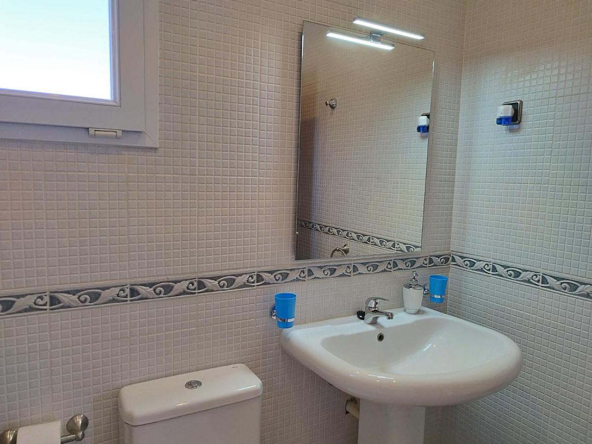 Villa Casa Del Sol 3 Bedroom Villa With Private Solar Covered 12M X 6M Pool Minimum Stay 7 Nights Chromecast And Wifi Throughout The Property Triquivijate Exteriör bild