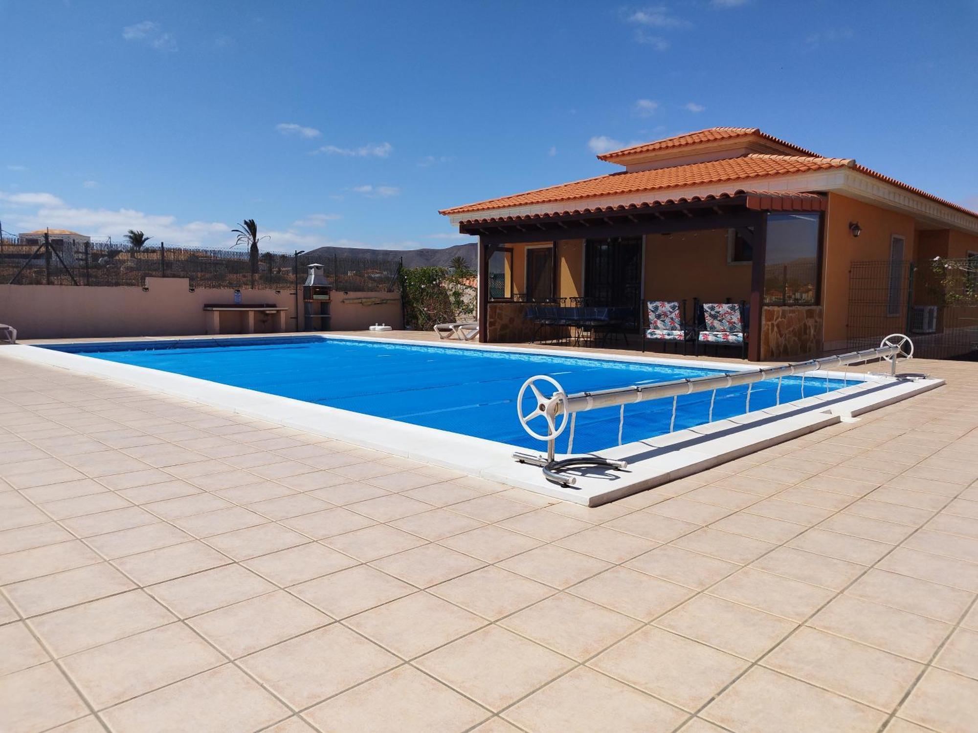 Villa Casa Del Sol 3 Bedroom Villa With Private Solar Covered 12M X 6M Pool Minimum Stay 7 Nights Chromecast And Wifi Throughout The Property Triquivijate Exteriör bild