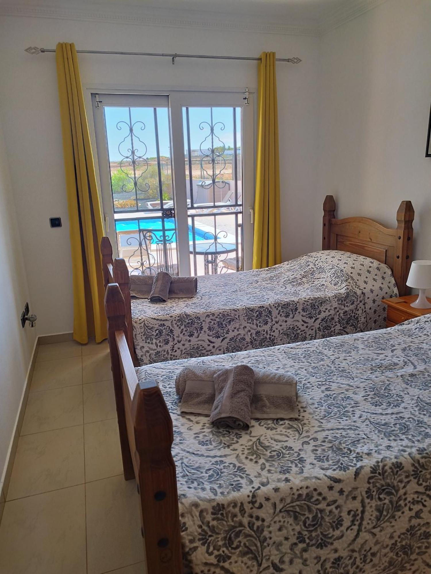 Villa Casa Del Sol 3 Bedroom Villa With Private Solar Covered 12M X 6M Pool Minimum Stay 7 Nights Chromecast And Wifi Throughout The Property Triquivijate Exteriör bild