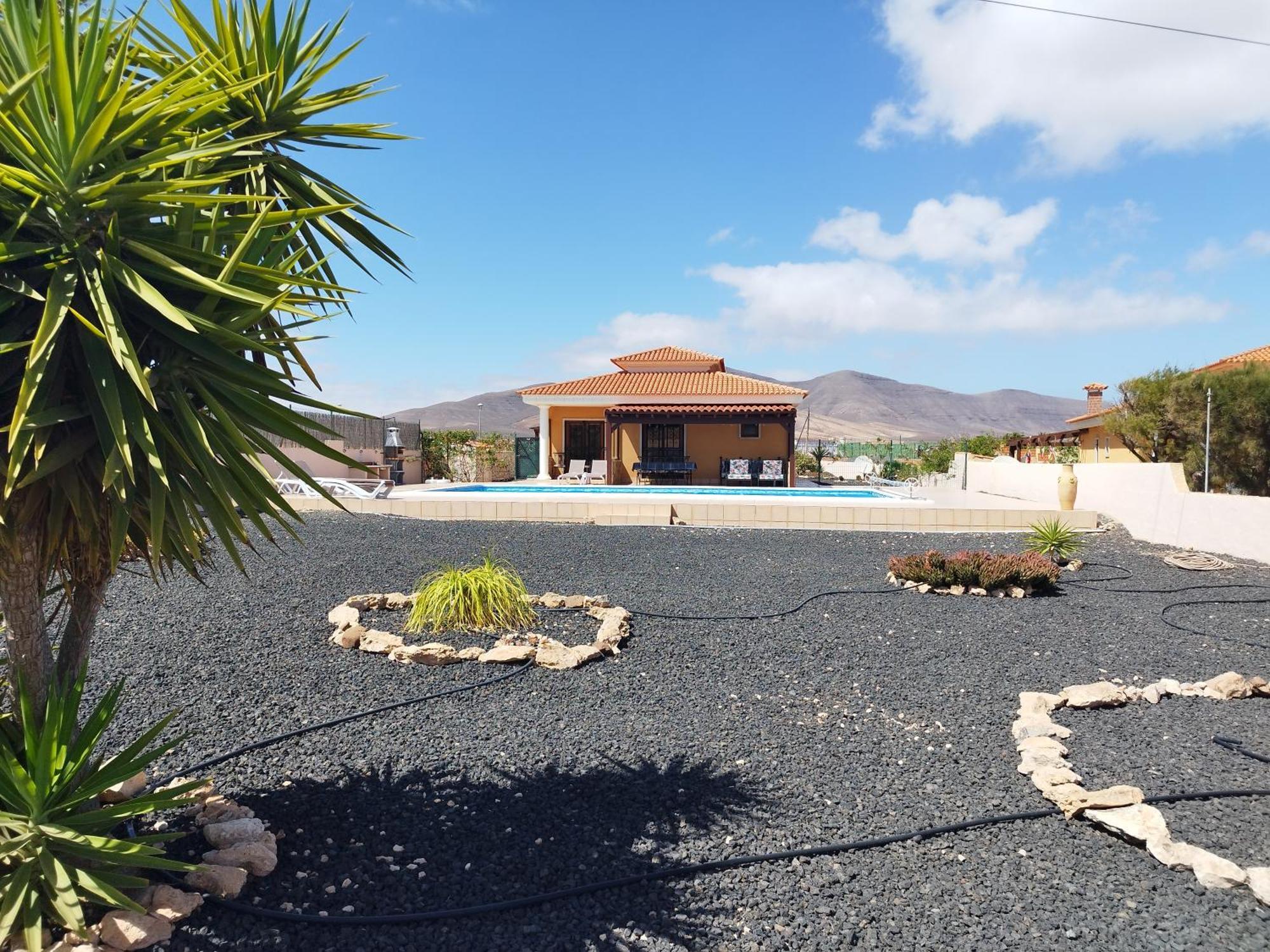 Villa Casa Del Sol 3 Bedroom Villa With Private Solar Covered 12M X 6M Pool Minimum Stay 7 Nights Chromecast And Wifi Throughout The Property Triquivijate Exteriör bild
